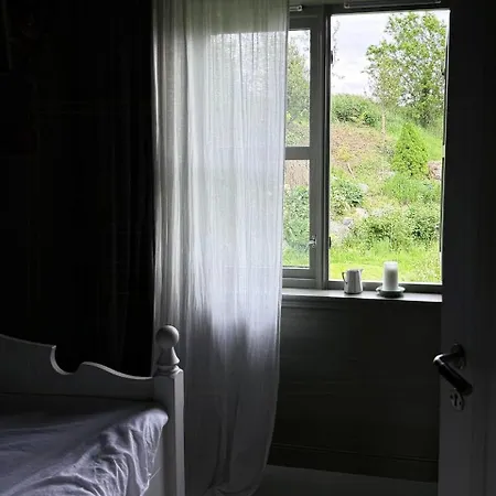 Ferienhaus Family With Fairytale Garden In Talgje Hognaland